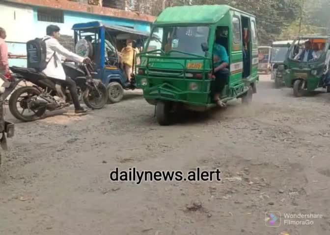 मेन रोड्स का तो हो रहा इलाज, पर गलियों को मरहम का इंतजार |

#yogi_adityanath 
#viralsach