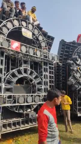 सुजानगंज भरत मिलाप के बाद सुबह 7 बजे से डीजे कंपेटिशंन मे जुटे दर्शक #ramleela #dj #competion #sujanganj #jaunpur