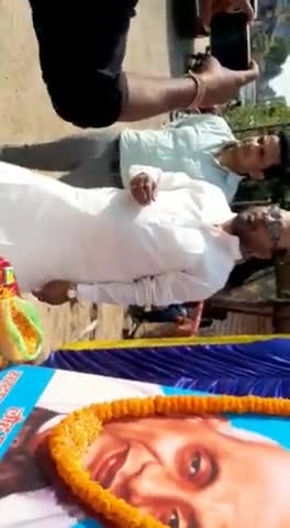 भारत की 562 रियासतों का विलय कर एक सशक्त राष्ट्र के निर्माण के स्वप्न को साकार करने वाले माँ भारती के महान सपूत, देश के प्रथम गृह मंत्री भारत रत्न लौह पुरुष सरदार वल्लभभाई पटेल जी की जयंती पर विनम्र अभिवादन।
#SardarVallabhbhaiPatel #राष्ट्र