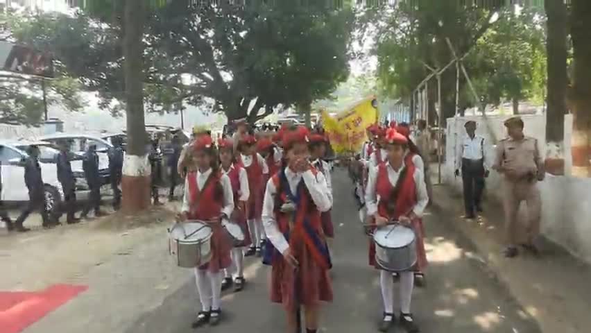 लखीमपुर: डीएम व एसपी द्वारा यातायात नवंबर माह के अंतर्गत जागरूकता रैली को हरी झंडी दिखाई #police@ #kheri