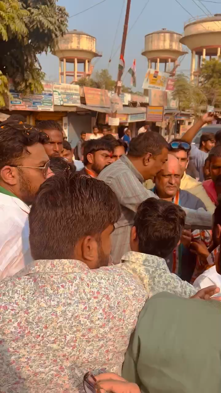 आज अमेठी के एक दिवसीय दौरे पर पहुंचे कांग्रेस के प्रांतीय अध्यक्ष श्री अजय राय जी का हुआ भव्य स्वागत। 
#RahulGandhi
#PriyankaGandhiVadra
#ajayrai