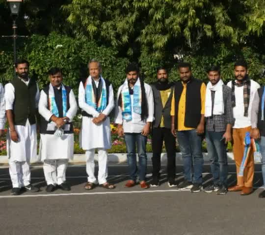 एनएसयुआई नेता राहुल जाखड़ मिले राजस्थान के यशस्वी मुख्यमंत्री श्री अशोक गहलोत जी से 
#अशोकगहलोत