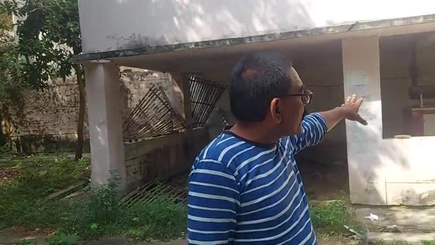 रॉबर्ट्सगंज: DM के विकास भवन में चोरी से मचा हड़कम्प।
 विकास भवन ही नहीं सुरक्षित तो देश कैसे सुरक्षित रहेगा#पत्रकार#समरसैम#6387171822