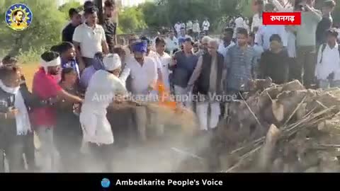 ओमप्रकाश भाई की आखरी इच्छा थी मेरा अंतिम संस्कार एड. चन्द्रशेखर आजाद साहब जी करें!

पूरे बहुजन समाज को एक नेता नहीं बेटा मिला #चन्द्रशेखर_आजाद जी के रूप में!