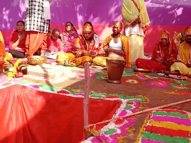 कुर्था: प्राचीन हनुमान मंदिर महावीर चौक कुर्था का भूमि पूजन के दौरान लाखो के संख्या में भक्तों ने कार्यक्रम को जारी।
#kurtha