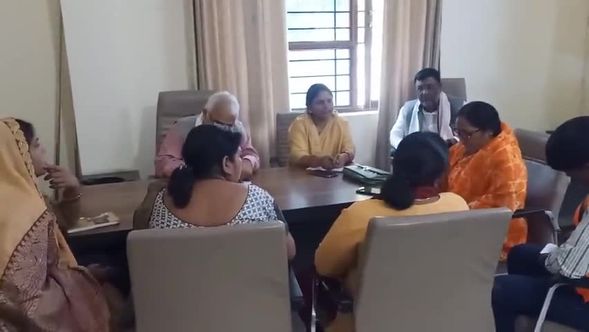 कल 7 नवम्बर को #महिला मोर्चे के होने वाले #जिला #प्रशिक्षण के लिये तैयारी #बैठक में रहा।