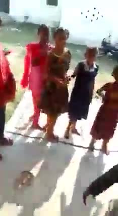 मास्टर साहब शराब के नशे में धुत्त 1-2 का पढ़ाई पढ़ रहे


शिक्षक के नाम पर #कलंक #रामलल्लू_साकेत