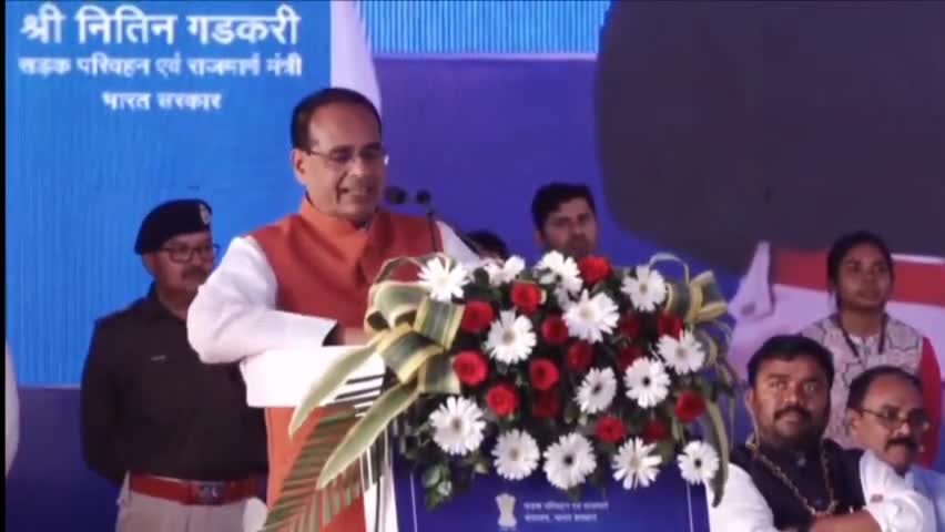 आज चारों तरफ सड़कों का जाल बिछ रहा है। #GatiShakti #PragatiKaHighway