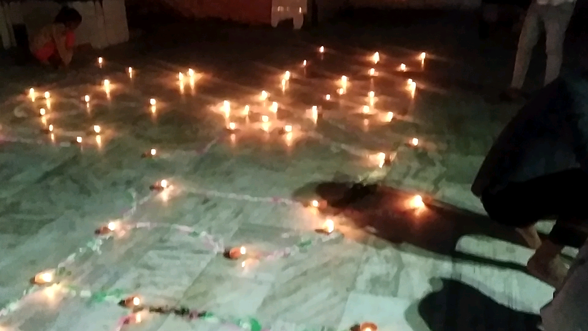 #सासाराम, महावीर मंदिर में देव दीपावाली के उत्सव पर दीपोत्सव का कार्यक्रम का आयोजन किया गया।