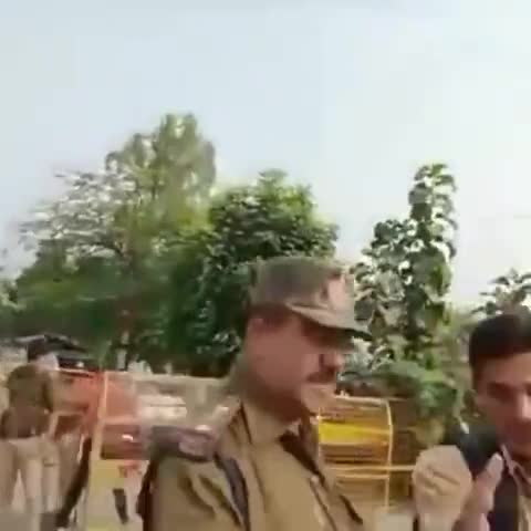 जोर जुल्म की टक्कर में संघर्ष 
हमारा नारा है
#इंकलाब_जिंदाबाद।।