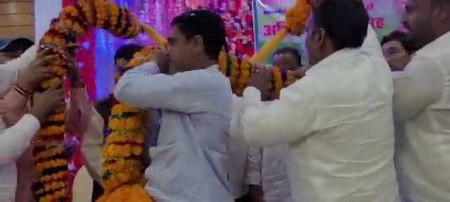 गया जिला होटल एसोसिएशन के द्वारा #माननीय_कृषि_मंत्री_कुमार_सर्वजीत जी का होटल आर्यावर्त,गया में भव्य स्वागत किया गया!