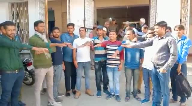 भोपाल के बाद छतरपुर मे बेरोजगार युवाओं ने बीजेपी को वोट न देने की ली शपथ
#51000_mptet_varg_3