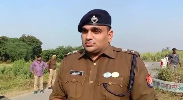 #आजमगढ़ में 22 वर्षीय युवती की कई टुकड़ों में मिली लाश, सिर गायब है।