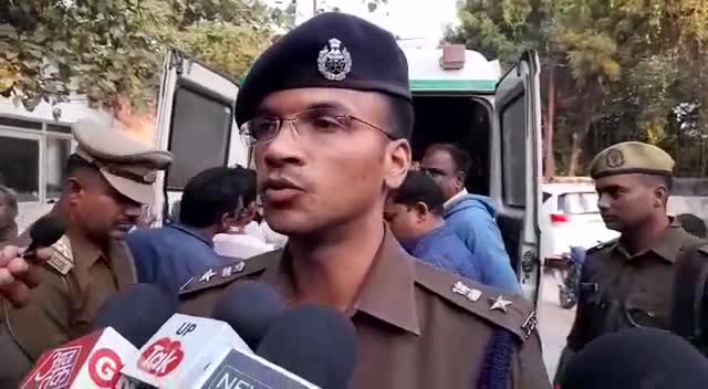 मऊ के मुहमदाबाद में एक ग्राहक सेवा केंद्र संचालक को मारी गोली। पुलिस अधीक्षक ने क्या कुछ कहा..? #मऊ