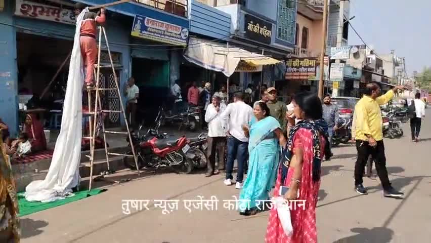 लाडपुरा: *दुबारा संघर्ष के लिए उतरी महिलाएं मैदान में:-*  लगभग 4 साल पहले संतोषी नगर चौराहा स्थित शराब ठेका महिलाओ #बंद कराया था