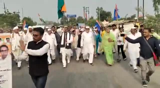 #भारत_जोडो_यात्रा #रीवा मे जिलाध्यक्ष #कांग्रेस त्रियुगी नारायण शुक्ल "भगत" जी कांग्रेस परिवार के साथ शामिल हुए।