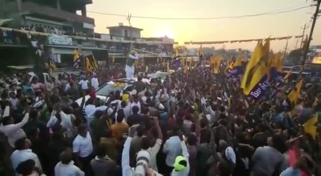No! This is NOT Punjab.

This is CM #bhagwantmann's roadshow in GUJARAT 🔥

#EkMokoKejriwalNe