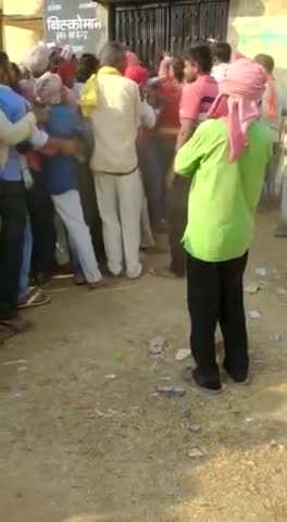 #खाद की #किल्लत। #नोखा में #खाद नहीं  मिलने से किसानों को बड़ी #समस्या का सामना करना पड़ रहा है, खाद के लिए लम्बी लाइन।