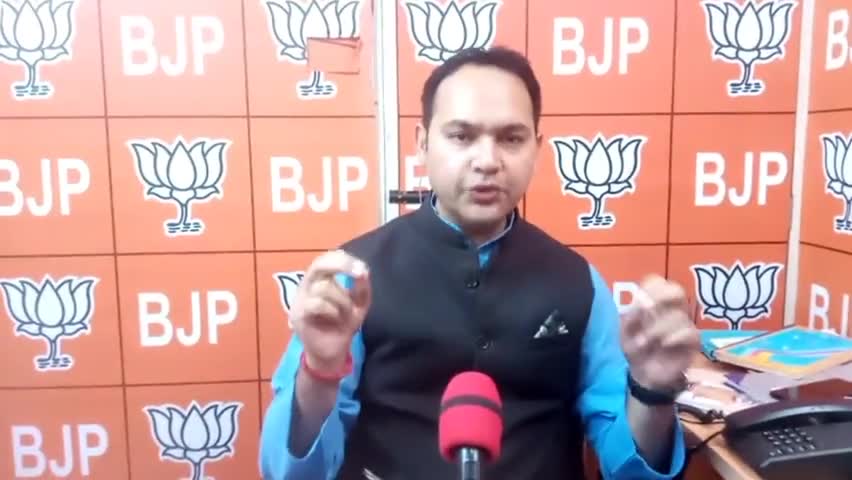 #RichaChadha wife of Ali faizal has insulted army again.
We are proud of our army and our army has made indians proud on all fronts including #Galwan

we want an unconditionally opology from Richa