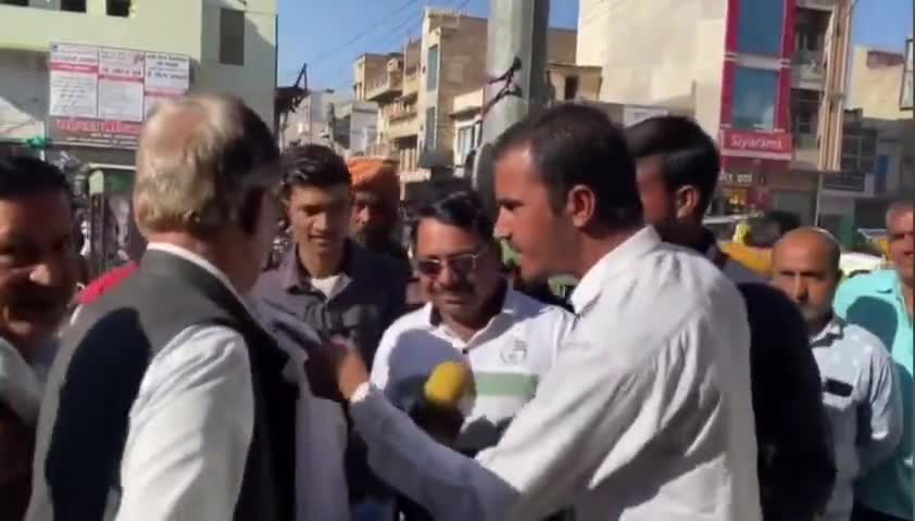 सरदारशहर: उपचुनाव को लेकर गढ़ पर हंगामा |
video credit - rangilo jhunjunu
#sardarshahr #churu #उपचुनाव #election #rlp #bjp #2022