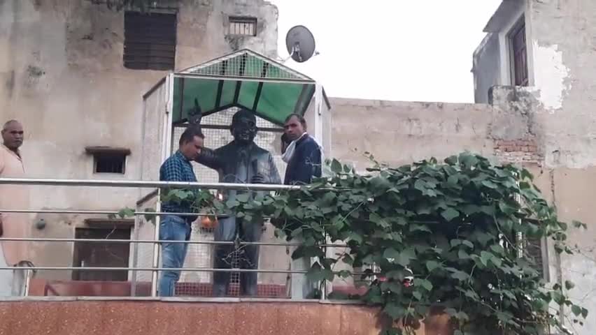 ##एडवोकेट अशोक कुमार शर्मा के नेतृत्व मे संविधान दिवस केअवसर पर संविधान निर्माता बाबा साहब अम्बेडकर जी को कोटि कोटि नमन।
