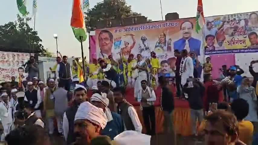 मोरटक्का से आज पहले पड़ाव मनिहार तक विभिन्न स्थानों पर #भारतजोड़ोयात्रा का स्वागत किया गया।

#BharatJodoYatra #BharatJodo