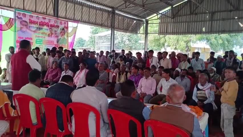आज #किसान_मोर्चा द्वारा #नगर_पंचायत_कुरसठ में आयोजित #किसान_प्रतिनिधि_सम्मेलन कार्यक्रम में पहुँचकर सभी लोगो को सरकार की कल्याणकारी योजनाओं के बारे में बताया।