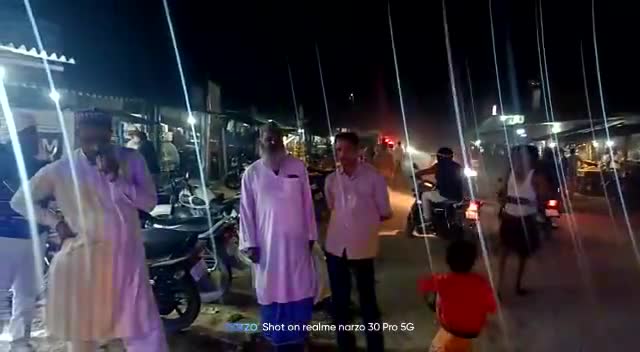 धोखा_धरी से बचने के बारे में police veerpur चौराहे पर जागरूक करती हुई #uppulice