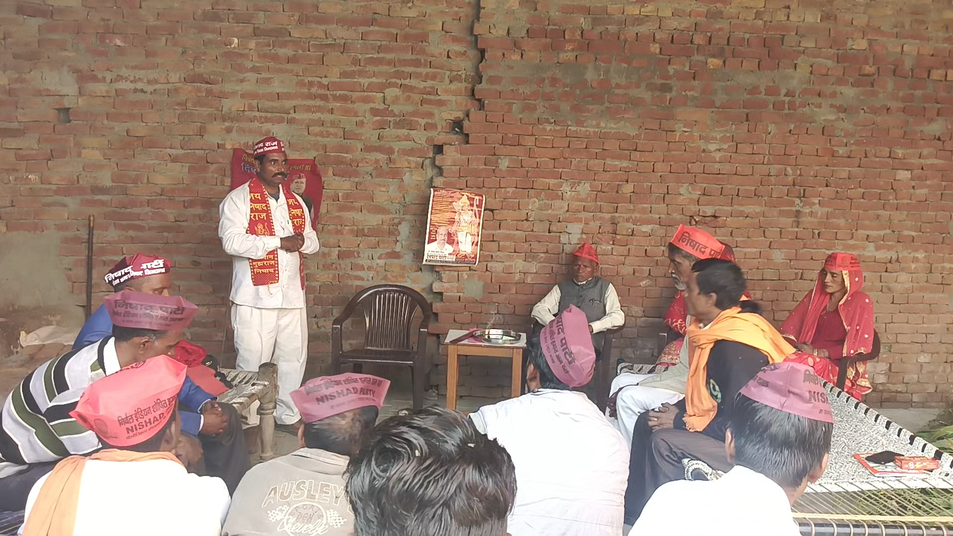 मास्टर जयपाल कश्यप जी
निषाद पार्टी जिला अध्यक्ष सहारानुर

#nishadparty 
#dharamveerbro