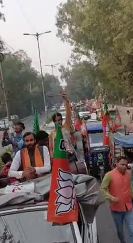 दिल्ली नगर निगम चुनाव2022 
BJP उम्मीदवार के पक्ष मे रोड शो करते #भोजपुरियाँ_बाबा_विकासजी #delhi #bjp #mcd #news #india