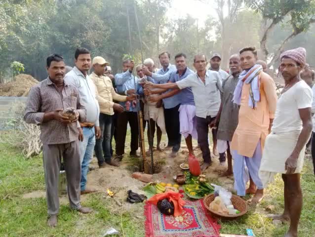 #पिरहौली दुर्गा मंदिर #भूमि_पूजन एवं पिलर धसाया गया।सम्पूर्ण विधि विधान के साथ #ऐतिहासिक_दुर्गा_पूजा _समिति #जय_माता_दी