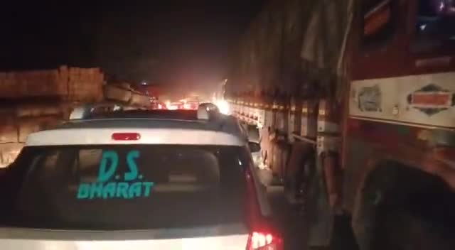 #घाटमपुर 
#नौबस्ता  से रमईपुर के बीच लगा भीषण जाम