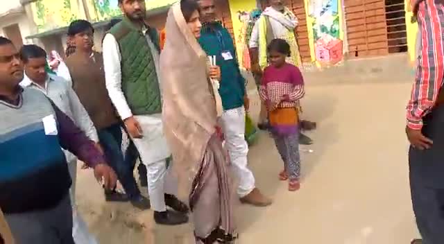 मा. डिंपल यादव जी ने अलग-अलग बूथों पर जाकर किया निरीक्षण।

#MainpuriByElection