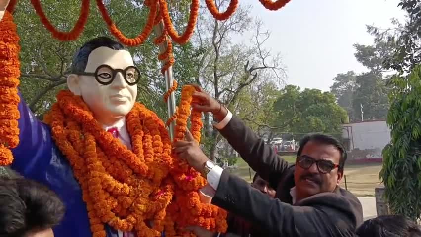 6/12/2022 #babasahebambedkar बाबा भीमराव अंबेडकर जी की #पुण्यतिथि पर आज दरभंगा जिला भाजपा की ओर से हम सभी पदाधिकारी गण जिला अध्यक्ष जीवछ सहनी  जी की अध्यक्षता में एलएनएमयू कैंपस में बाबासाहेब अंबेडकर जी की प्रतिमा पर माल्यार्पण कर श्रद्धा स