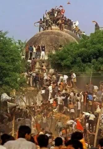 #शौर्य_दिवस पर शूरवीरों को प्रणाम, प्राणों की आहुतियां देने वालों को शत शत नमन श्रद्धा सूमन, ढांचा ध्वस्त हुआ तो श्रद्धा और भावनाओं का प्रभु श्रीराम का भव्य मंदिर निर्माण हमारी आस्था को प्रेरणा प्रदान करता है।
#जय_श्रीराम🚩