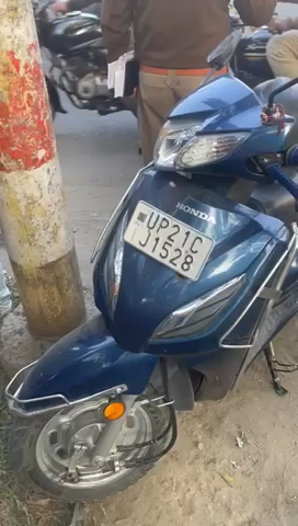 काठ रोड क़िले पर हुआ दो स्कूटी सवार महिलाओं का एक्सीडेंट एक बच्चे और एक महिला की मौके पर मृत्यु 
 #om shanti om