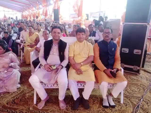 #सक्ती_विधानसभा के मुख्यालय #सक्ती नगर में राष्ट्रीय संत साध्वी दीदी   #ऋतंभरा जी के श्रीमुख से चतुर्थ दिवस को भागवत कथा का रसपान किया एवं आरती में शामिल हुआ।