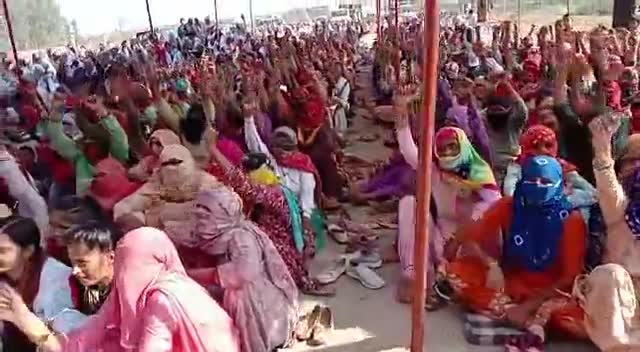 साथियों,तैयारी शुरू कर दो एक बार फिर आंदोलन की..
या तो सरकार मांगे मानेगी नहीं तो सरकार को सत्ता से उखाड़ फेकेंगे।
#raviazadbku #रवि_आजाद #RaviAzad #raviazad #farmers