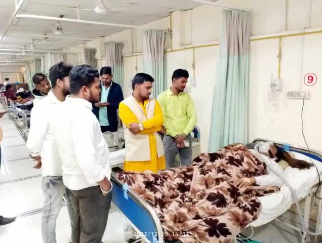 बस्ती मेडिवर्ड हॉस्पिटल में एडमिट सिद्धार्थनगर निवासी प्रिय भाई Lalji Yadav  जी के पिताजी व
#नगर_पंचायत_भानपुर निवासी विक्की मोदनवाल के पिता जी का हाल जाना ।
                
                    जितेन्द्र यादव