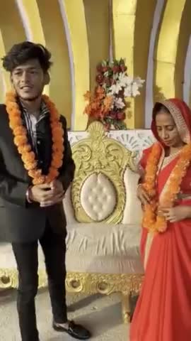 21 साल के लड़के ने रचाई 52 साल की महिला के शादी | देखिये पूरी मामला इस पूरी विडियो के माध्यम से | #newsaajtak