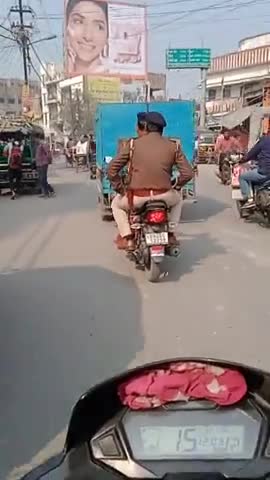 मुज़फ्फ्फरपुर पुलिस खुद ट्रैफिक नियम नही मानती देखिए #muzaffarpurbihar #biharpolice #cmnitishkumar