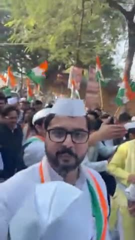 बाराबंकी में महंगाई के खिलाफ भारत जोड़ो यात्रा निकाली गई।

#BharatJodoYatra
#BharatJudneTak