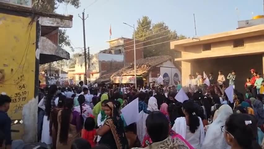 बलौदाबाज़ार: पलारी नगर में भव्य सतनाम शोभा यात्रा धर्म गुरु मुक्तिदास बाबा जी के सानिध्य में https://youtube.com/#sgnewsind3505 #2022