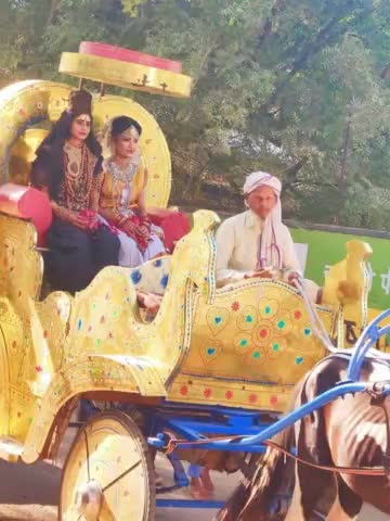#गंगापुरसिटी में एक अजब ही नज़ारा देखने को मिला, श्रीमद भागवत कथा ज्ञान यज्ञ सप्ताह यज्ञ के उपलक्ष में रुकमणी पैलेस में मंगल महोत्सव की विशाल शोभायात्रा में  भोले जी के सार्थक बने एक #मुस्लिम  भाई
 ये नज़ारा तो अजब था । पर ये उन लोगो के मुं