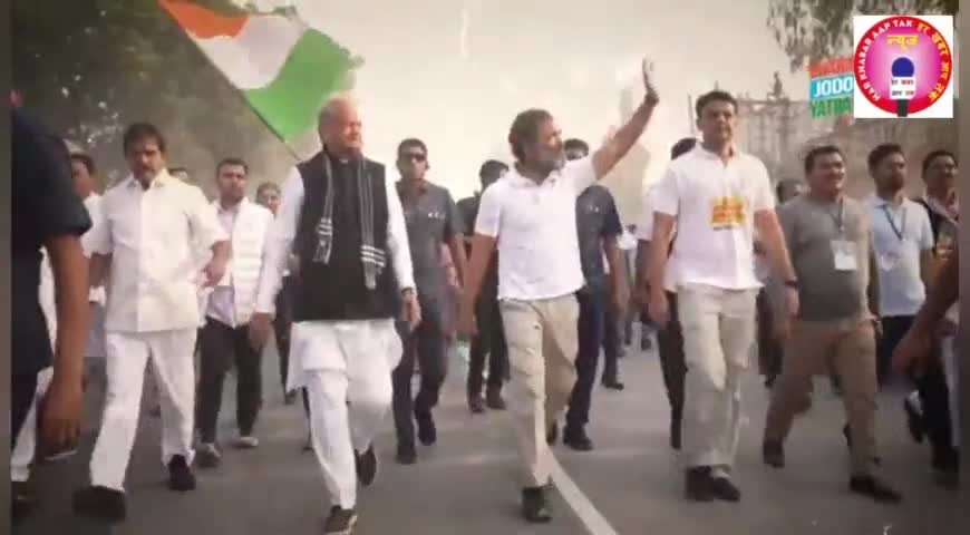 राहुल गांधी पहुंचे मेवात, बोले, मोहब्बत बांटना मेरा काम है #mewat #bharatjodoyatrayatra #rahulgandhi #congresss