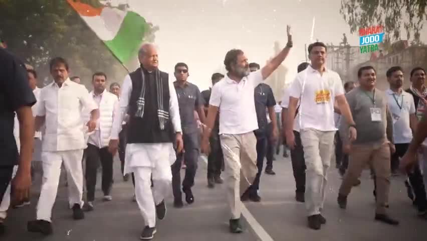 मीठी बोली और फ़ौलादी जिगर - ये है वीरों की भूमि, म्हारा राजस्थान!

भारत जोड़ो यात्रा को अद्वितीय सम्मान और समर्थन देने के लिए सभी प्रदेशवासियों को मेरा दिल से धन्यवाद। राम राम सा।
#RahulGandhi #Mallikaarjunkharge #druditraj #PriyankaGandhi