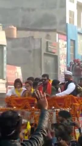 #बेतिया में रोड शो के लिए बुलाया गया भोजपुरी सिनेमा के सुपर स्टार खेसारी लाल यादव को #और पूनम दूबे जी को