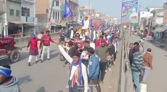 उत्तर प्रदेश के जिला फतेहपुर से रोड शो में
भीम आर्मी राष्ट्रीय अध्यक्ष मनजीत सिंह नौटियाल 
#संविधान बचाओ यात्रा 🇮🇳,,,
#आरक्षण ,#जमीन वापस करो,,, 
आंदोलन को आगे बढ़ाया गया  
आरक्षण #और #जमीन वापस करो यह हमारा #संवैधानिक @अ