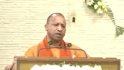 संभल: *CM योगी #आदित्यनाथ ने बड़ी घोषणा करते हुए कहा-* 'प्रत्येक जनपद में #पत्रकारों को #आवास के लिए सस्ते दरों पर सरकार आवास