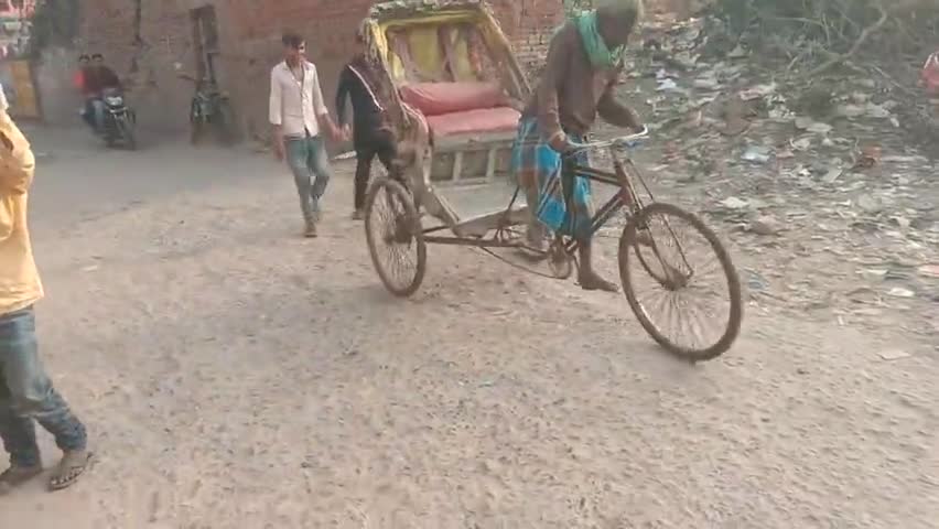 ###bajrang jewellers ke samne gol bazar ka 15warso seyahi Hall hai kbhi safai nhi hoti hai sirf daru cored milega